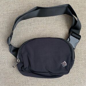 HALARA Black Belt Bag